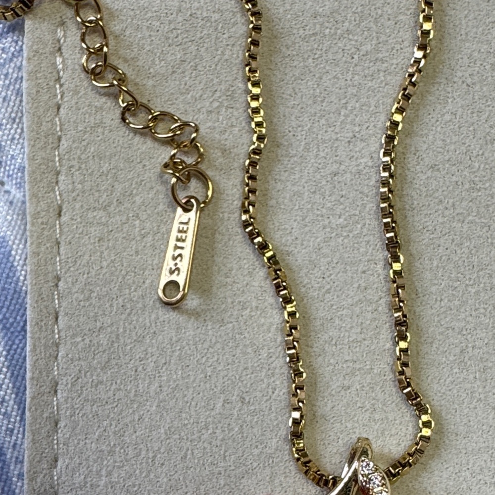 Solarié Select Club Cherry Pendant Necklace Gold Tone NIB Y2K 🍒 - Picture 6 of 9